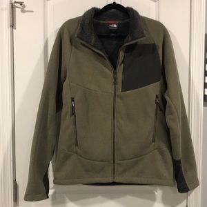 🦔Men’s North Face Faux Fur Lined Jacket🦔